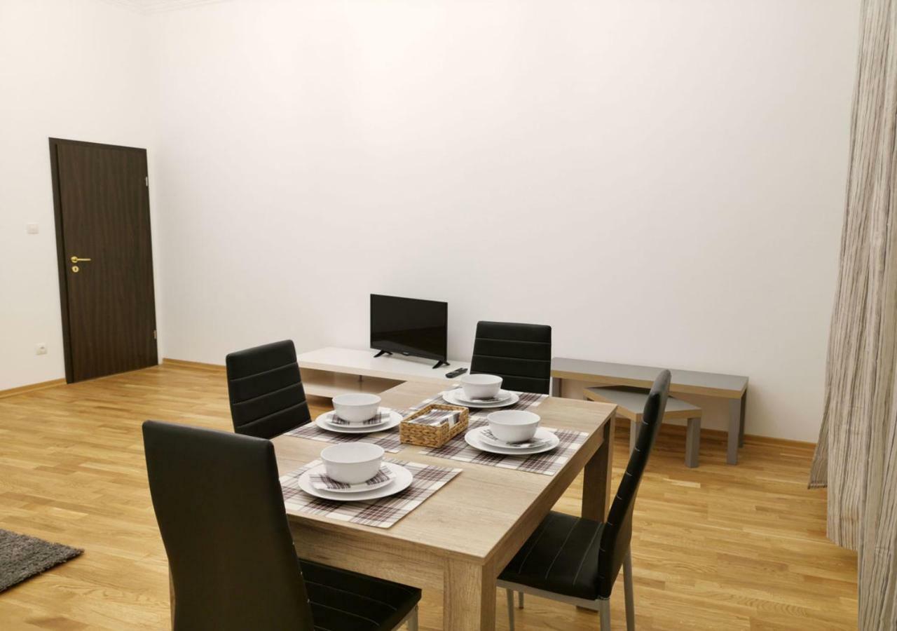 Roter Hof Apartments Виена Екстериор снимка