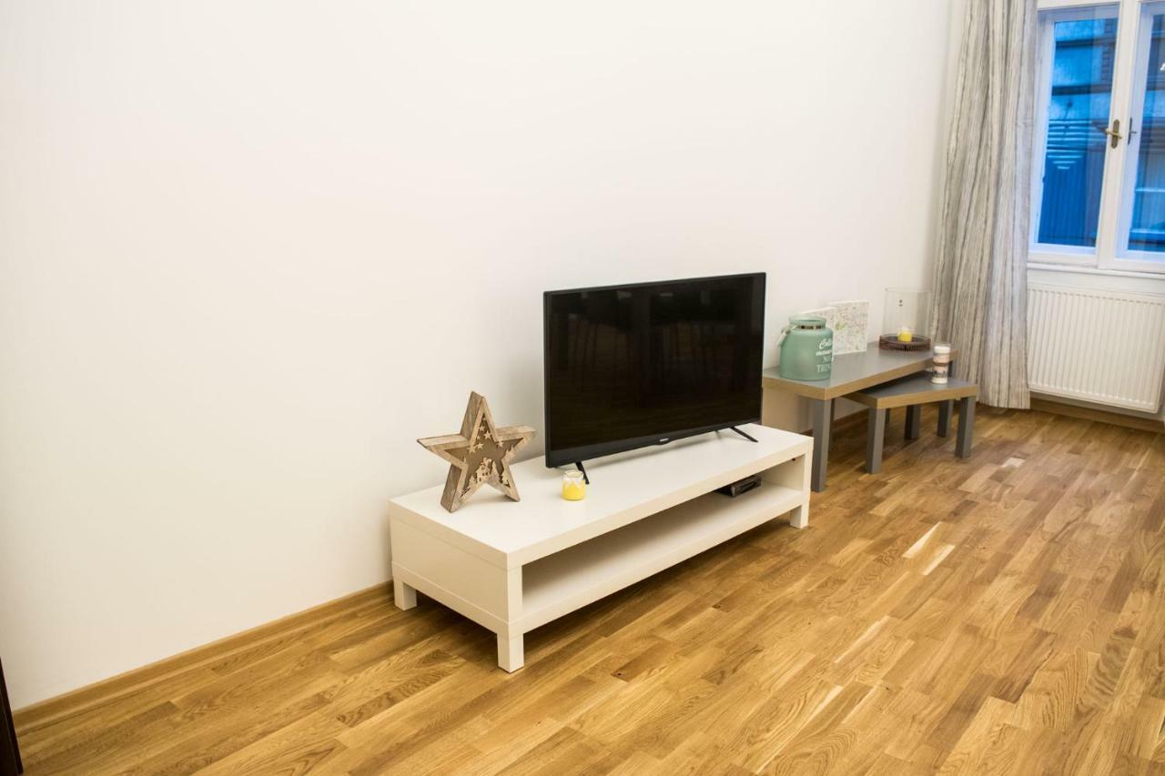 Roter Hof Apartments Виена Екстериор снимка