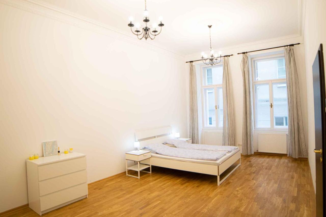 Roter Hof Apartments Виена Екстериор снимка